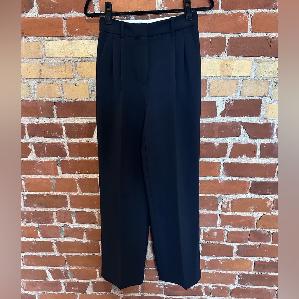 Aritzia Effortless Pants - the Wilfred (now marketed as the crepette)